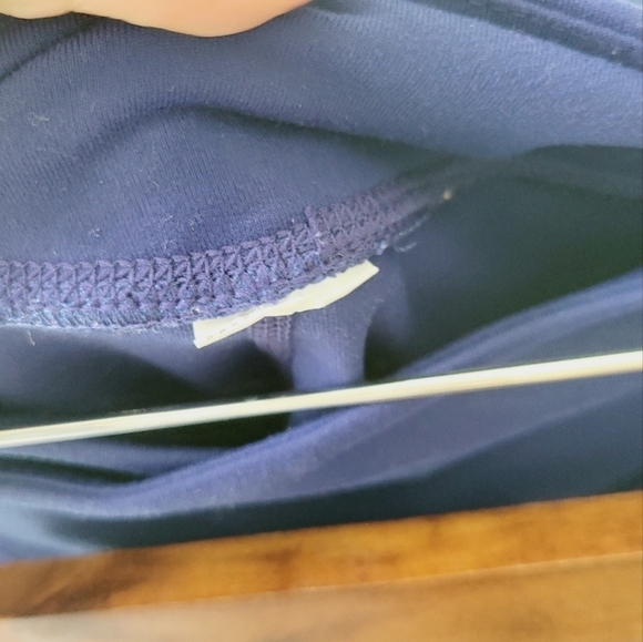 $10 sale 🍓Fabletics blue athletic comfortable capri leggings size S - Picture 4 of 5